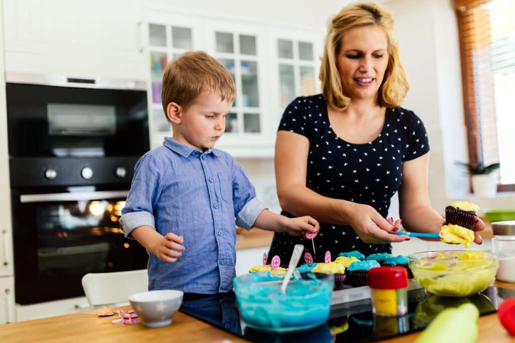 Mama i dziecko w kuchni