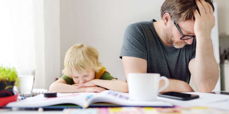 ojciec nie interesuje się dzieckiem